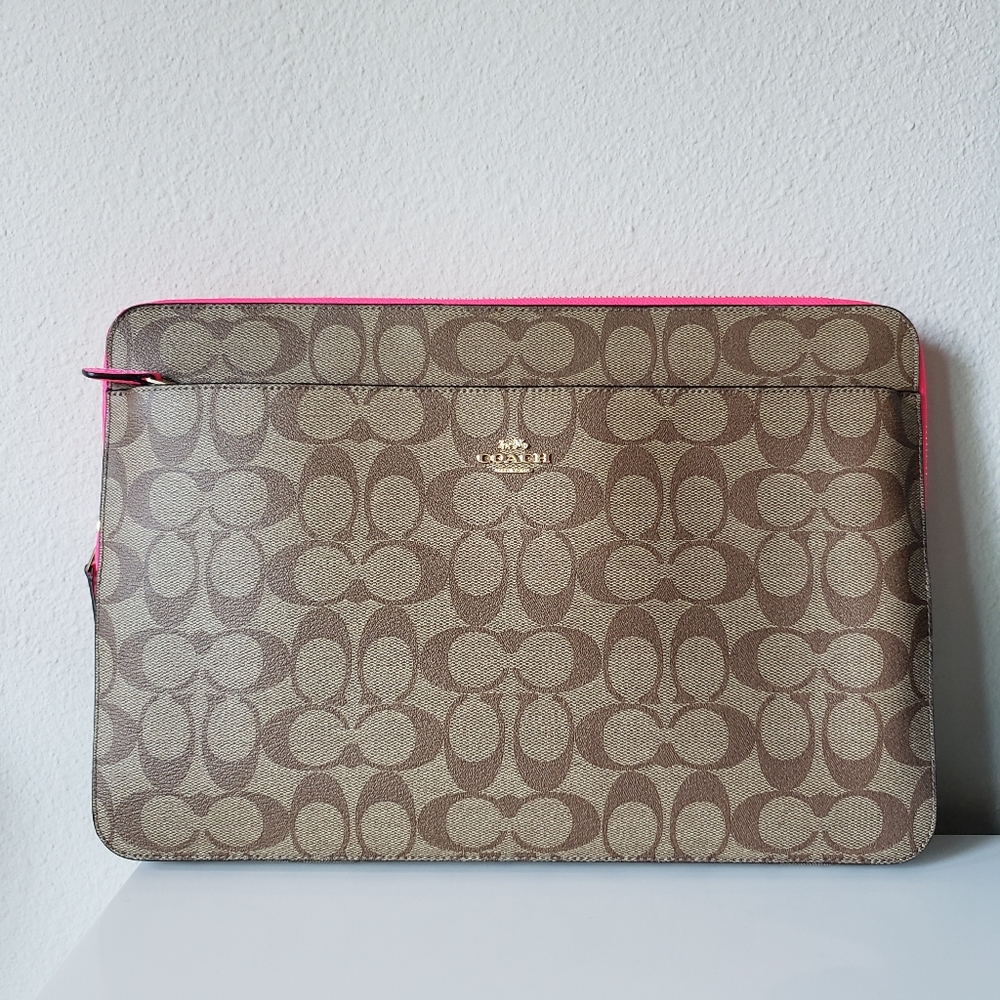 ❗SOLD❗❤Coach | Laptop Sleeve In Colorblock Signature - Picture 5 of 16